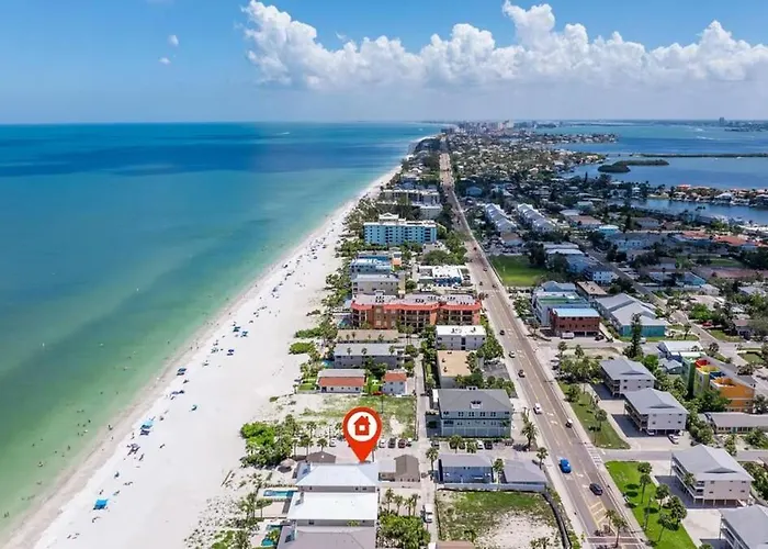 Holiday home Rare Gulf-front Indian Rocks With Tiki Bar