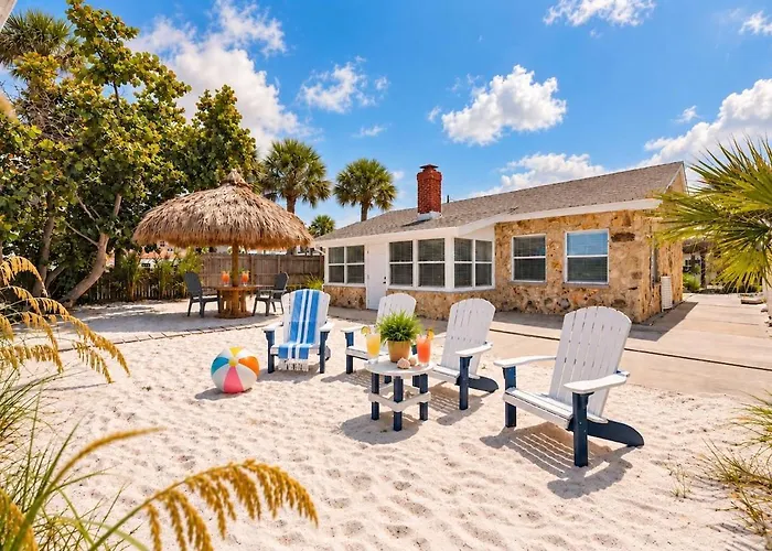 Rare Gulf-front Indian Rocks With Tiki Bar