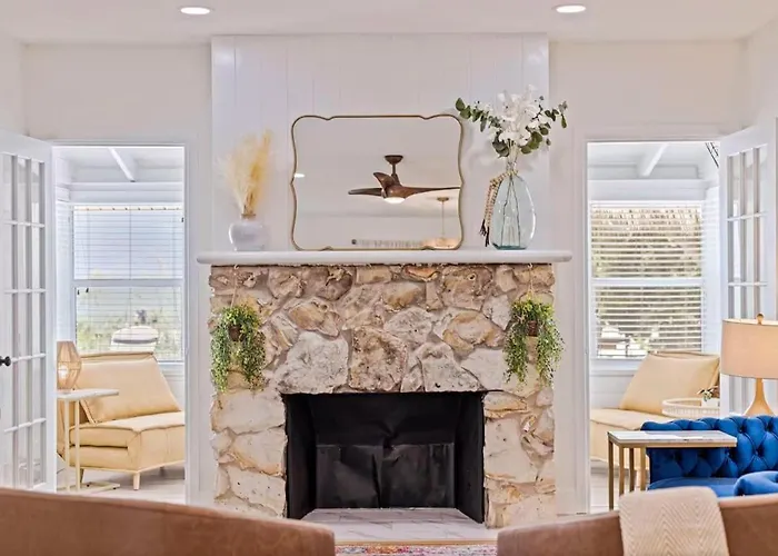 Rare Gulf-front Indian Rocks With Tiki Bar