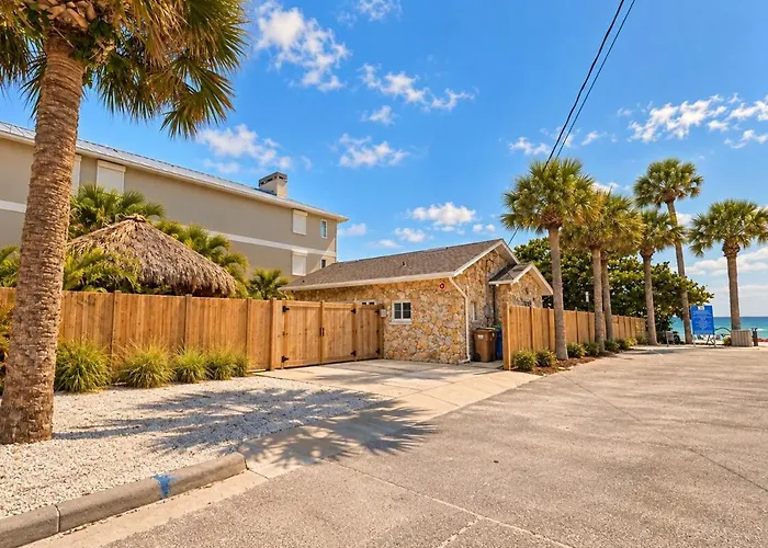 Rare Gulf-front Indian Rocks With Tiki Bar Holiday home