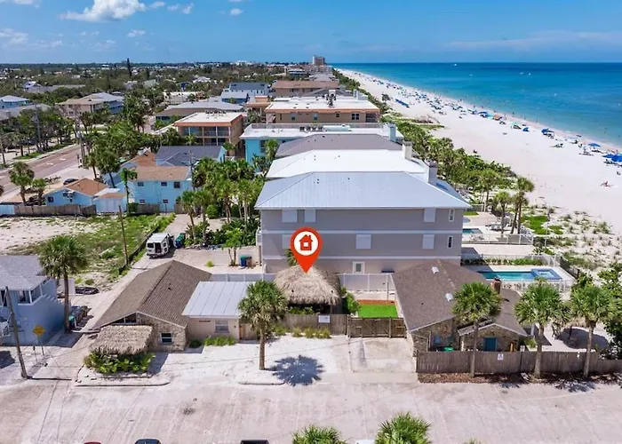 Holiday home Rare Gulf-front Indian Rocks With Tiki Bar