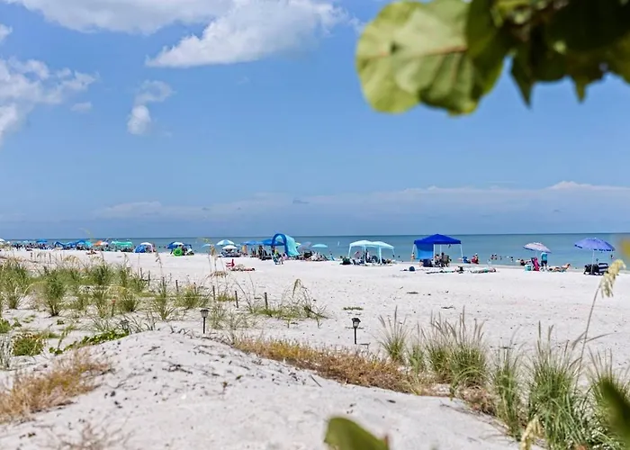 Rare Gulf-front Indian Rocks With Tiki Bar *