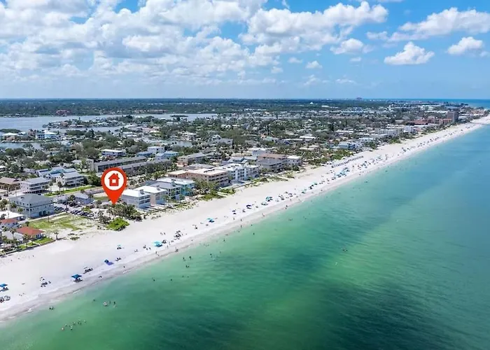 Holiday home Rare Gulf-front Indian Rocks With Tiki Bar