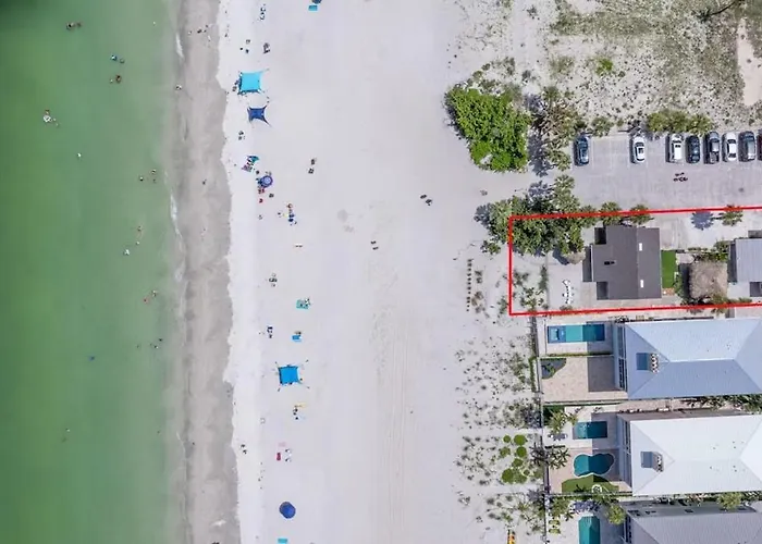 Holiday home Rare Gulf-front Indian Rocks With Tiki Bar